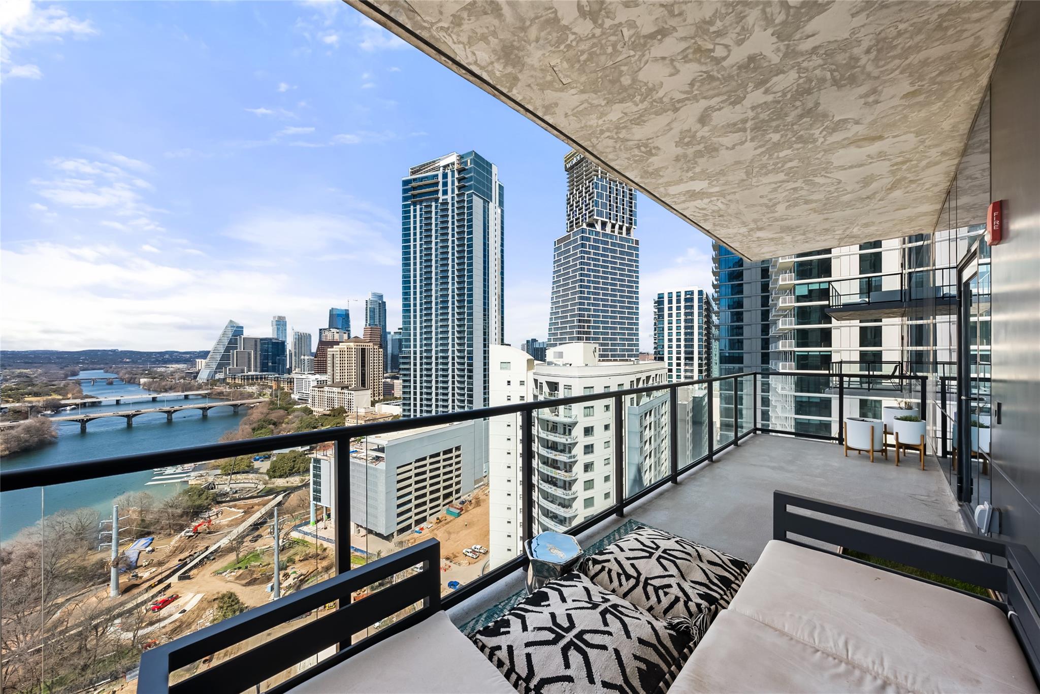 70 Rainey St # 2106, Austin, TX 78701