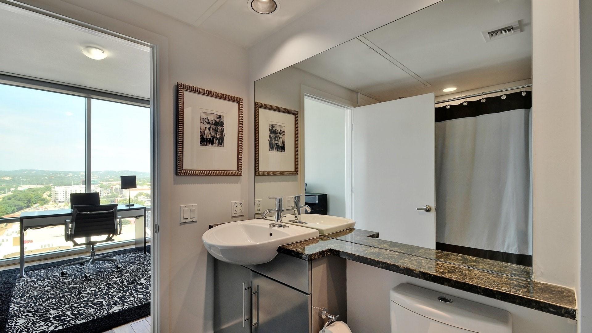 300 Bowie St # 1707, Austin, TX 78703