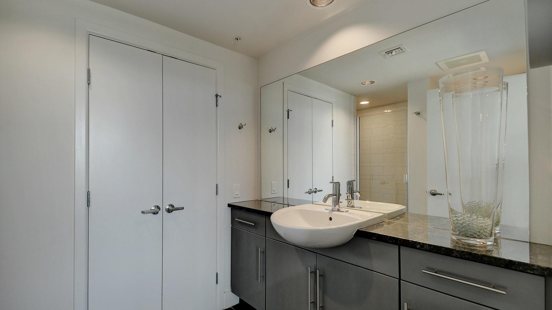 300 Bowie St # 1707, Austin, TX 78703