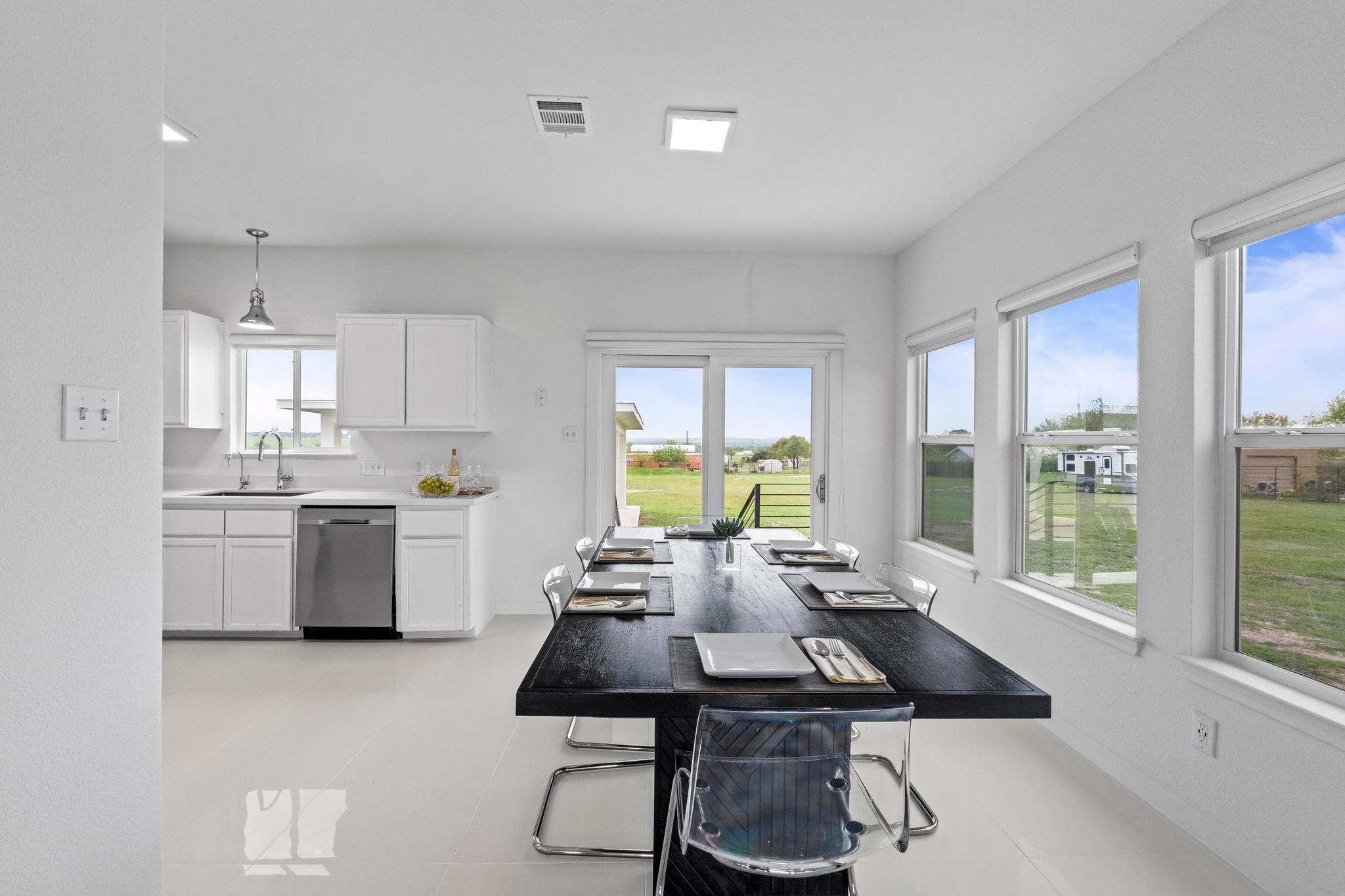 150 Huntclub Dr, Jarrell, TX 76537