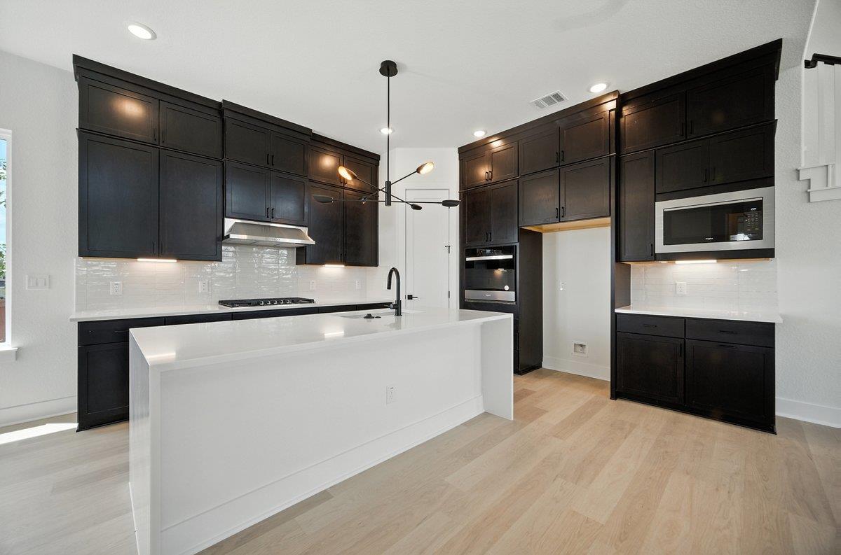 12105 Cearley Dr, Austin, TX 78758