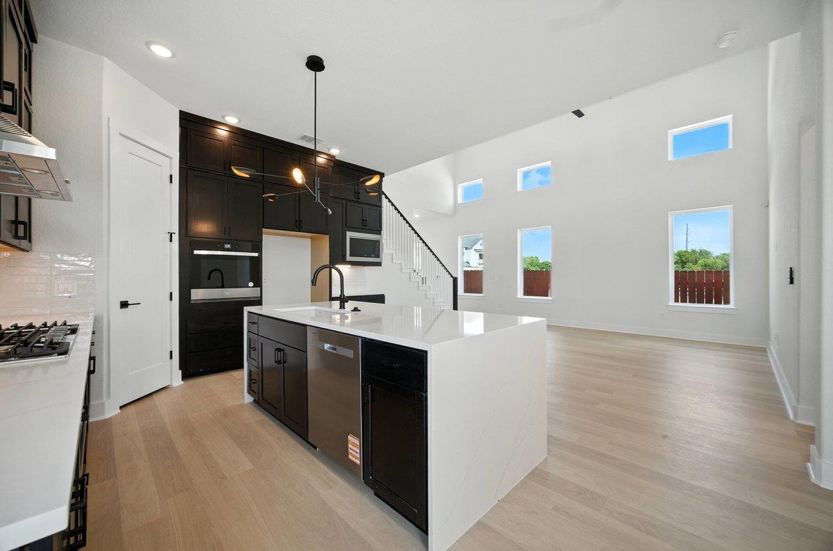 12105 Cearley Dr, Austin, TX 78758