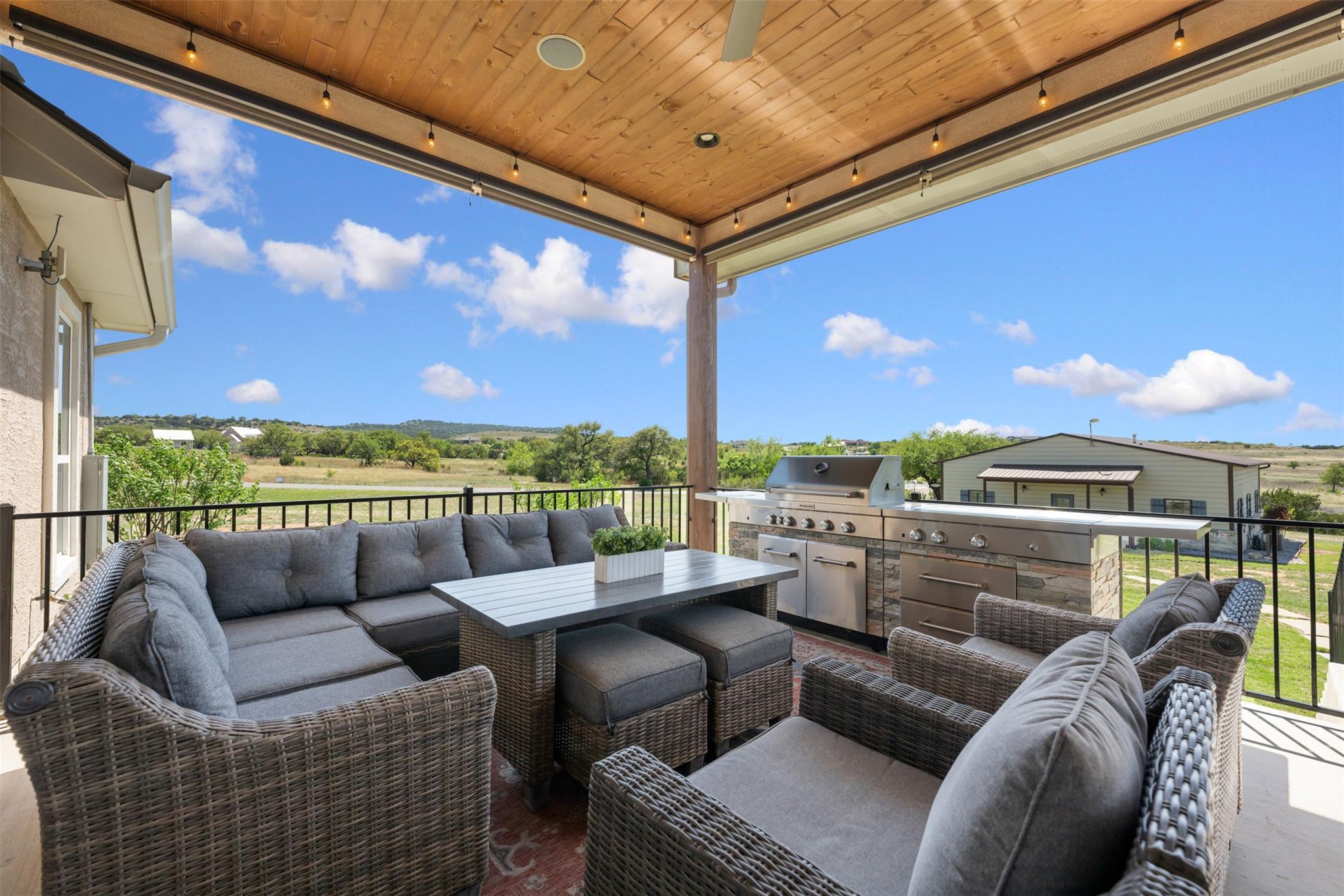 100 Clear Springs Ct, Marble Falls, TX 78654