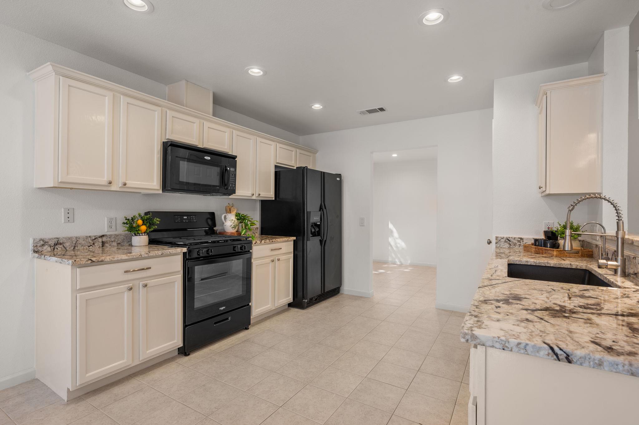 510 Sunny Brook Dr, Leander, TX 78641