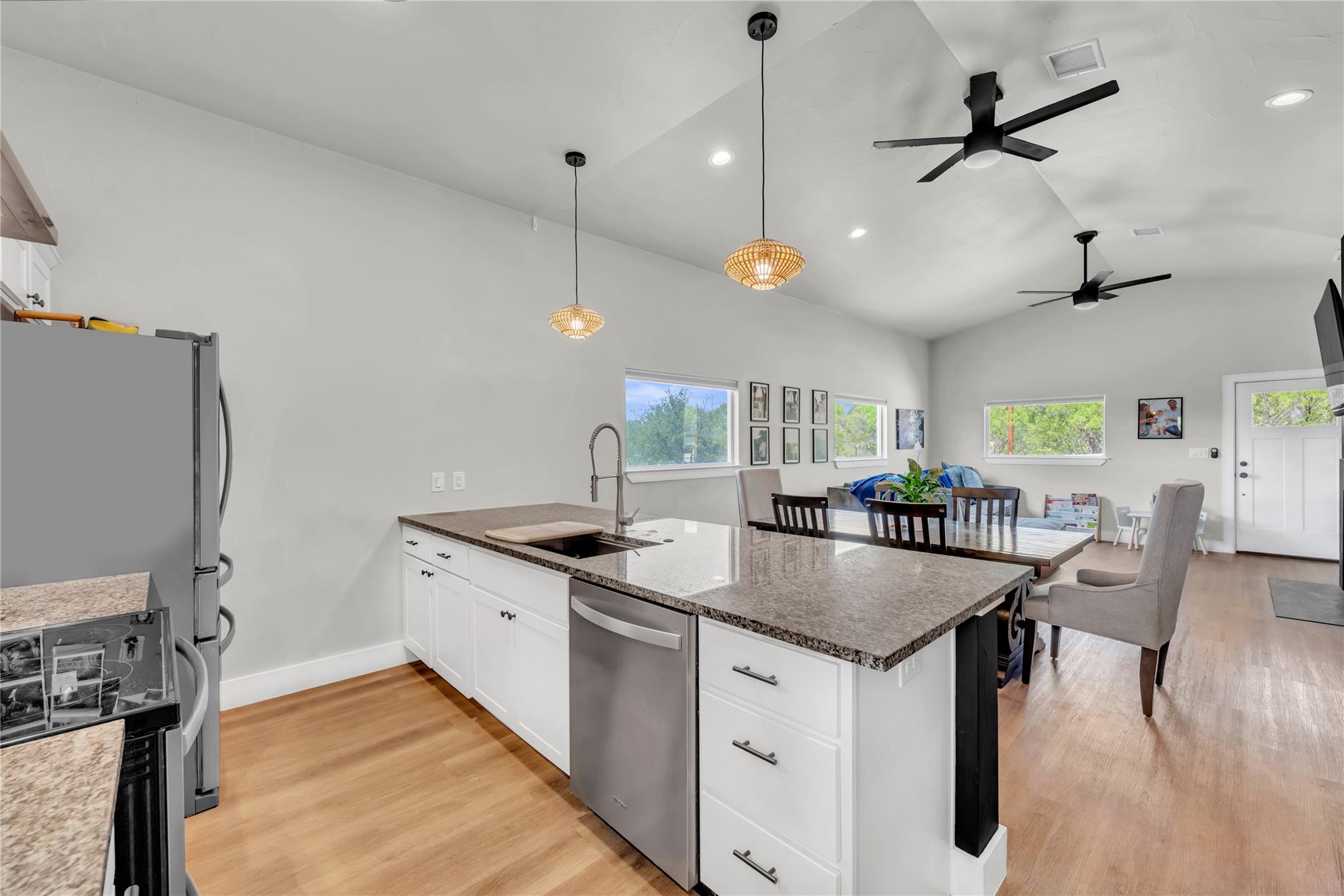 230 Rosehill Dr, Granite Shoals, TX 78654