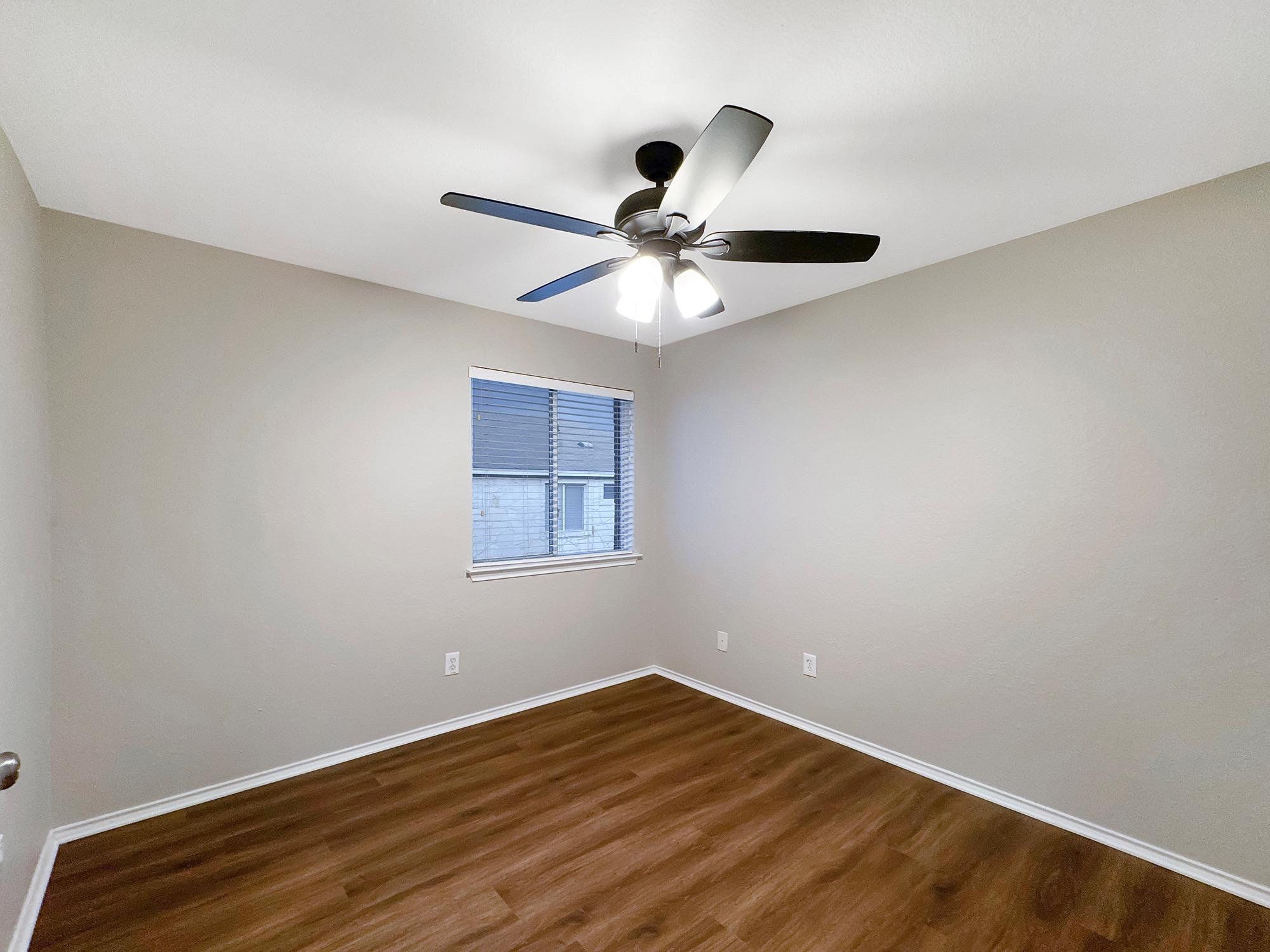 1010 Whitley Dr, Leander, TX 78641
