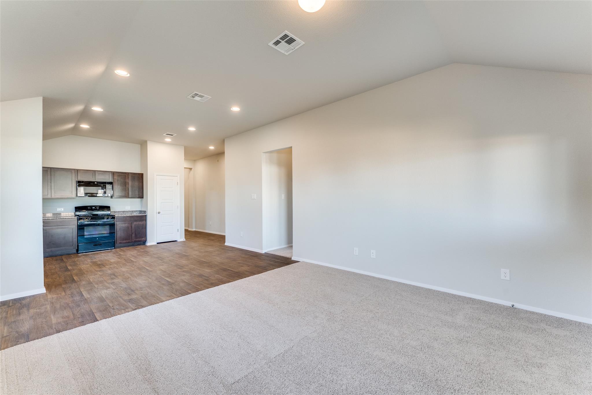 147 Shugart St, San Marcos, TX 78666