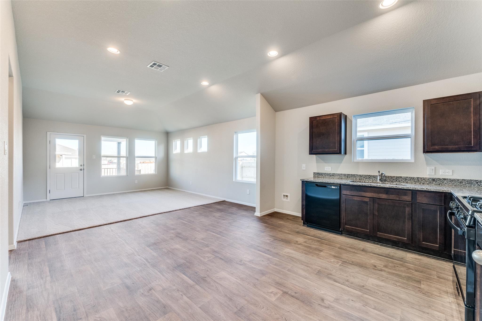 147 Shugart St, San Marcos, TX 78666
