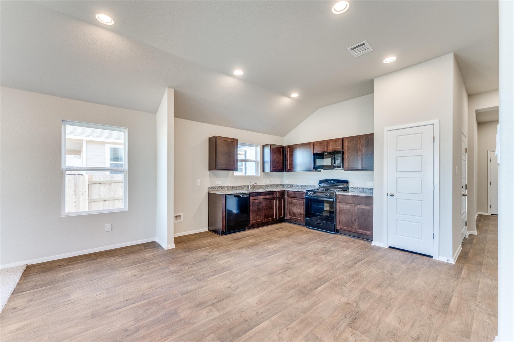 147 Shugart St, San Marcos, TX 78666