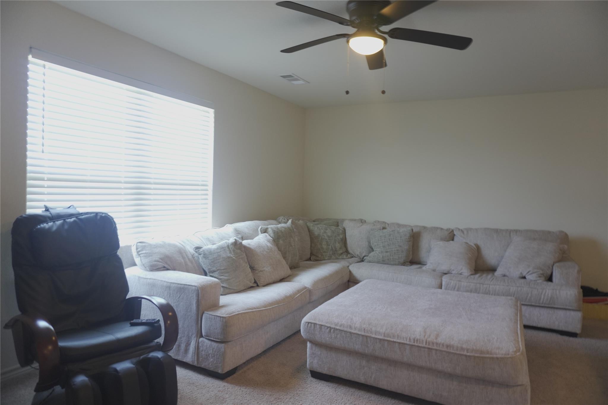 14300 Prairie Sod Ln, Elgin, TX 78621
