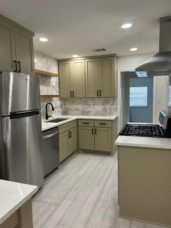 110 Lessin Ln, Austin, TX 78704