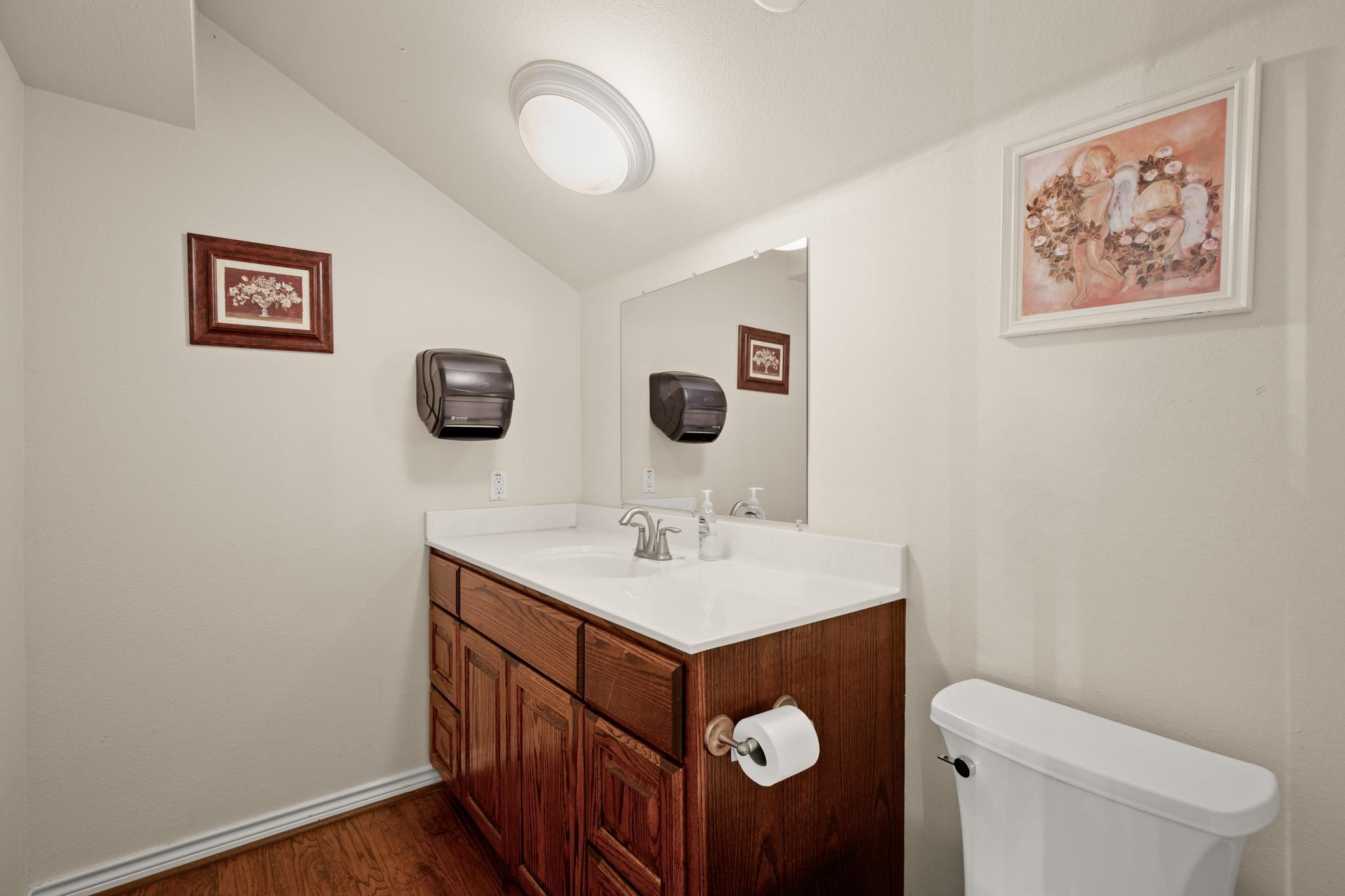 412 Depot St, Elgin, TX 78621