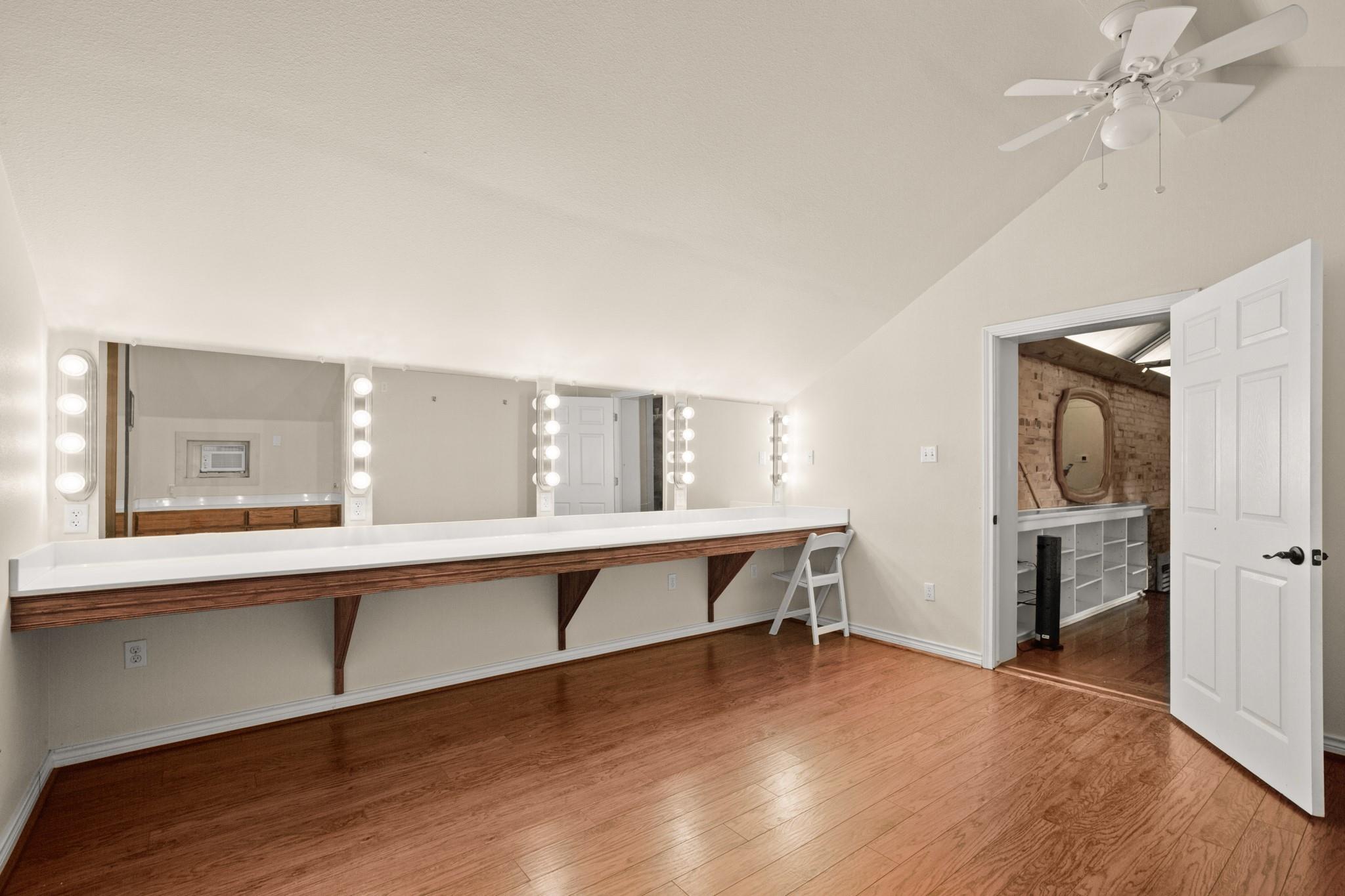 412 Depot St, Elgin, TX 78621