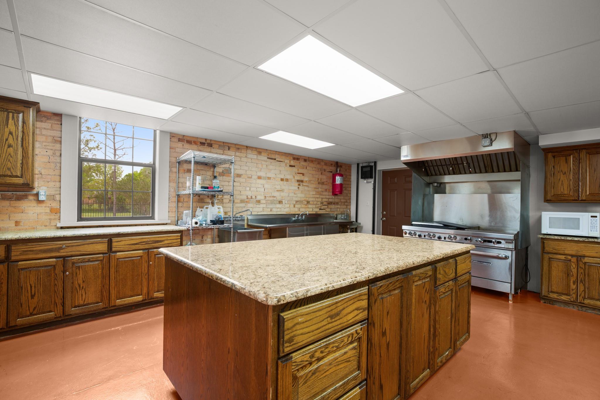 412 Depot St, Elgin, TX 78621