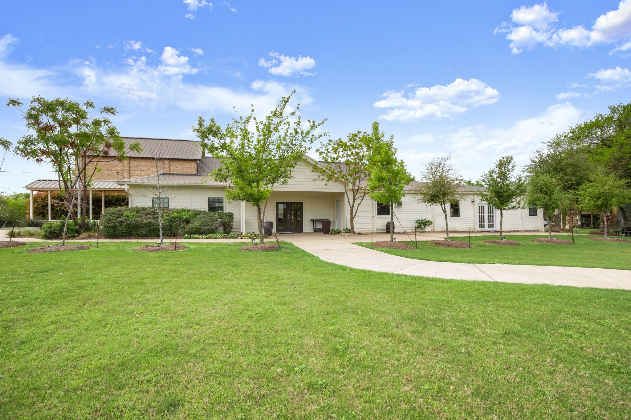 412 Depot St, Elgin, TX 78621