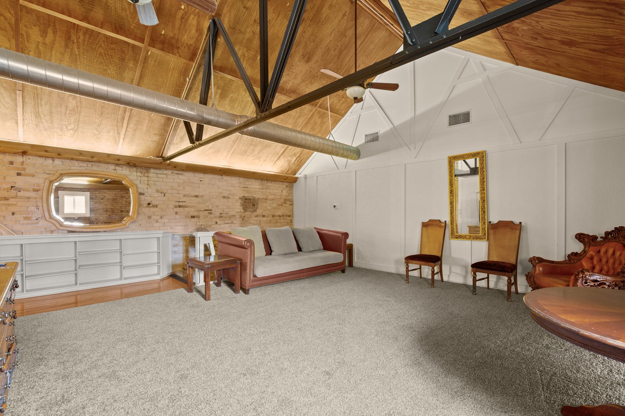 412 Depot St, Elgin, TX 78621