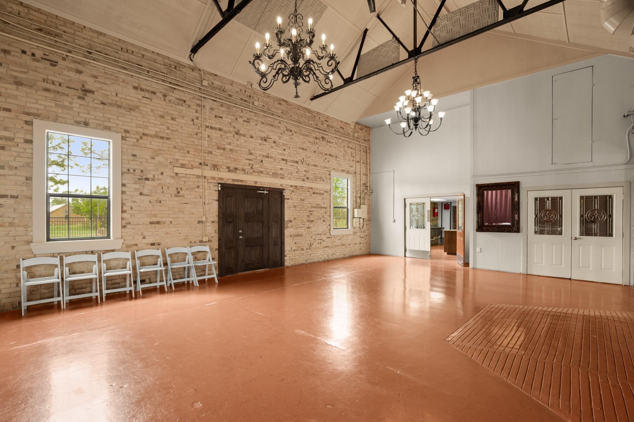 412 Depot St, Elgin, TX 78621