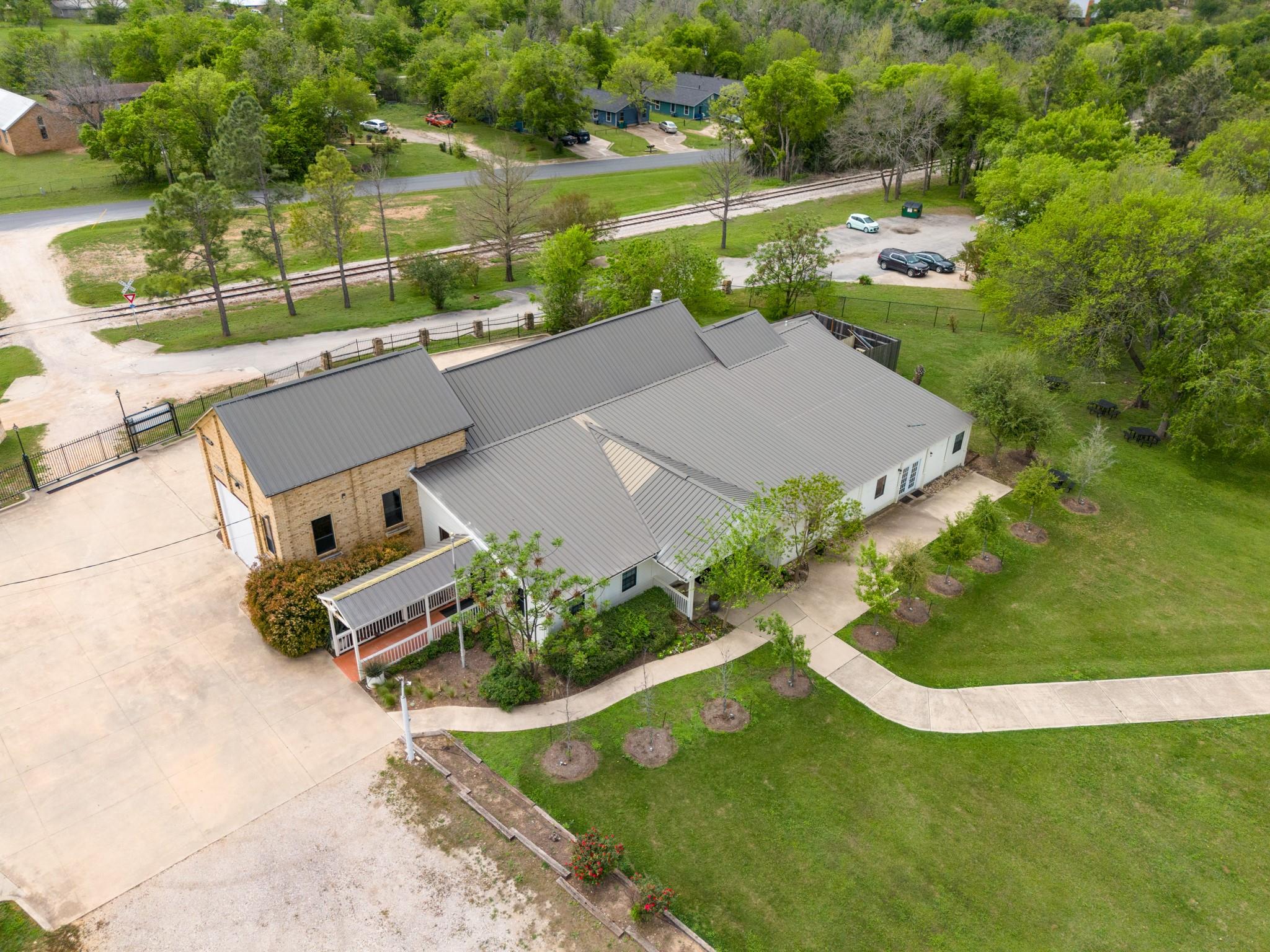 412 Depot St, Elgin, TX 78621