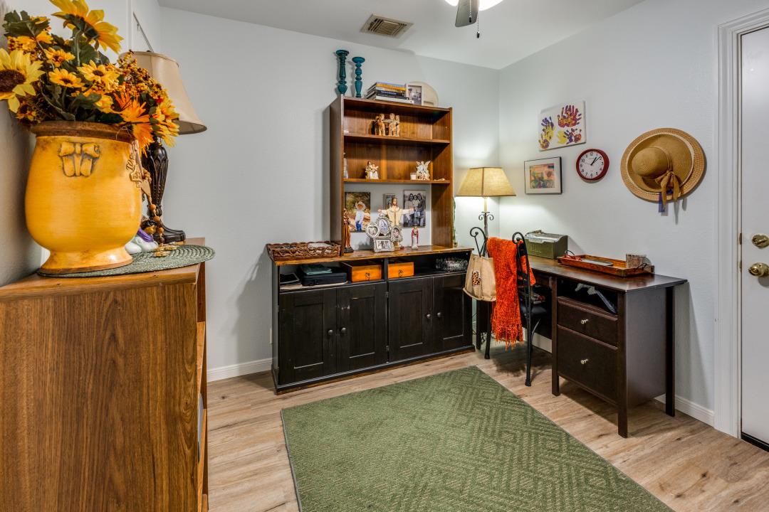 402 Village Ln, Buda, TX 78610