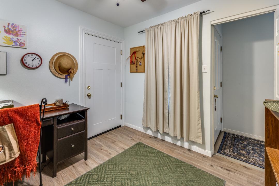 402 Village Ln, Buda, TX 78610