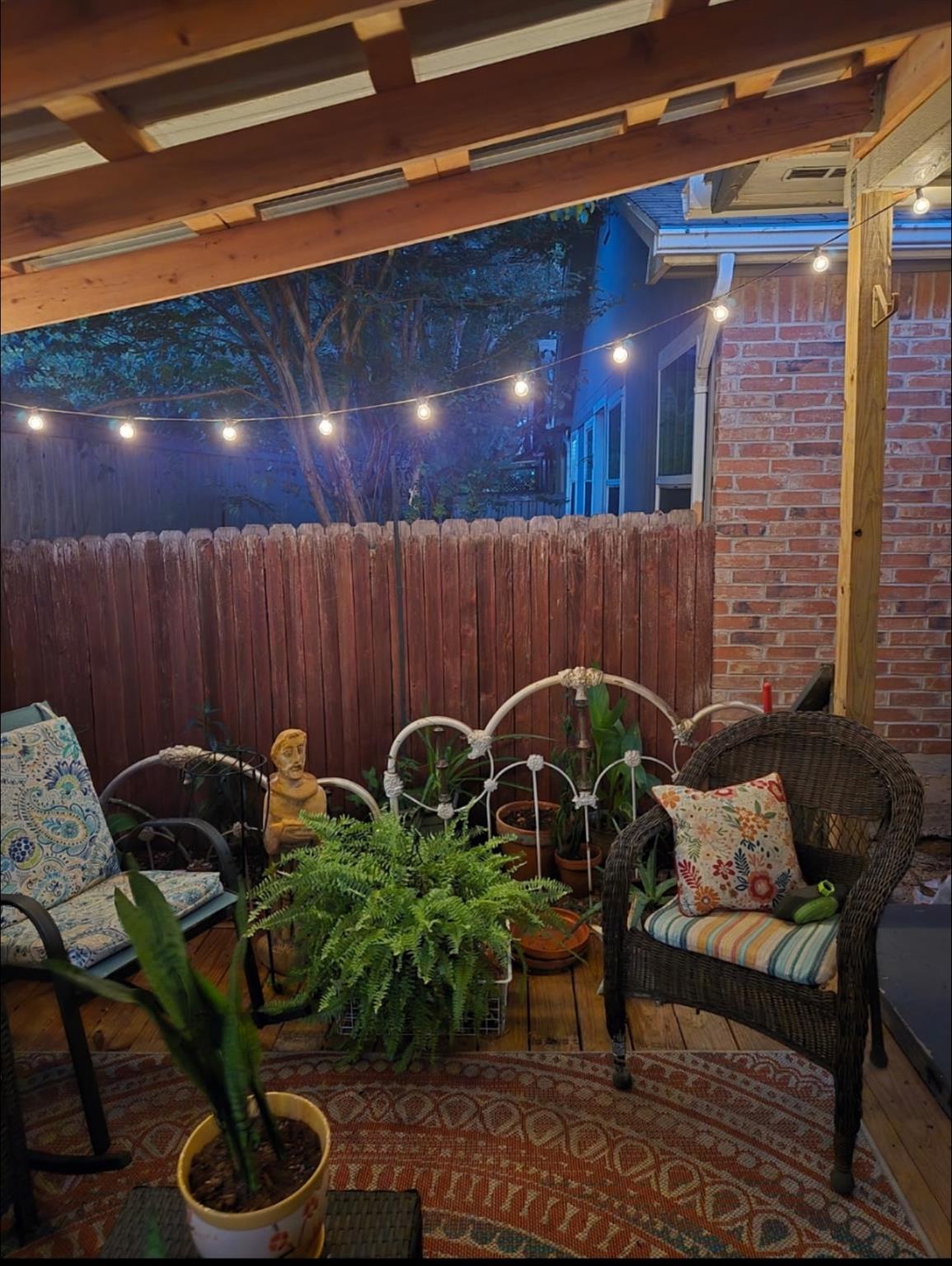 402 Village Ln, Buda, TX 78610