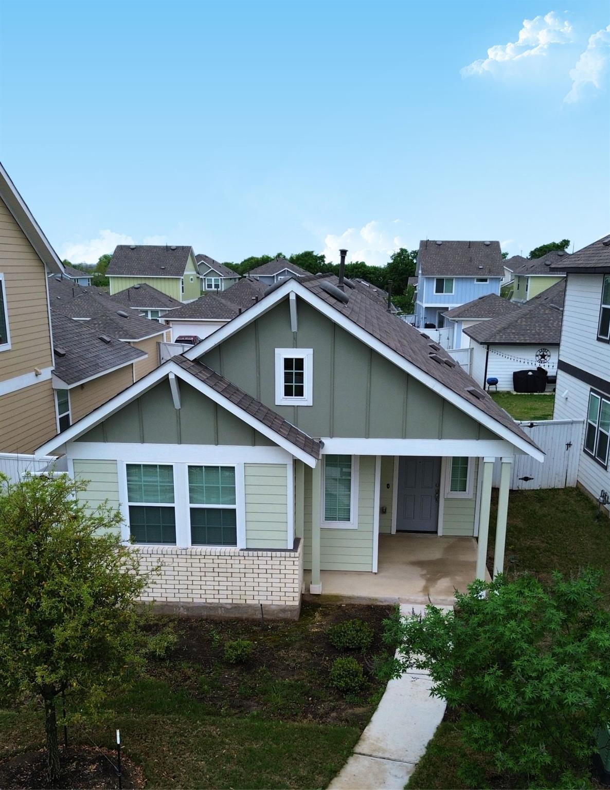 131 Harvest Ridge Blvd, Elgin, TX 78621
