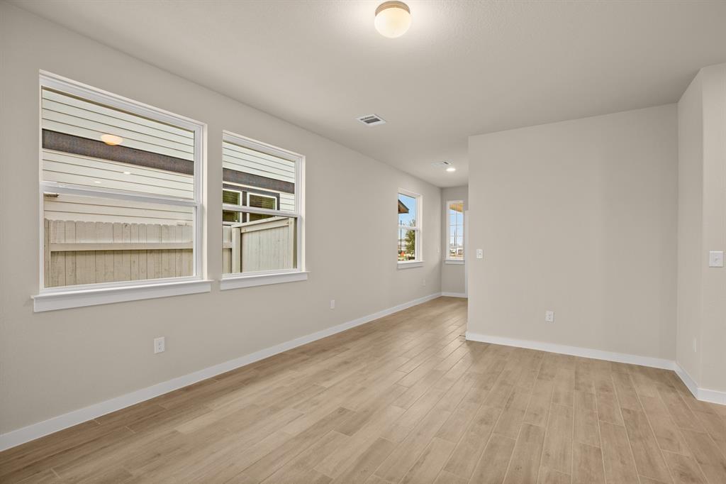 131 Harvest Ridge Blvd, Elgin, TX 78621