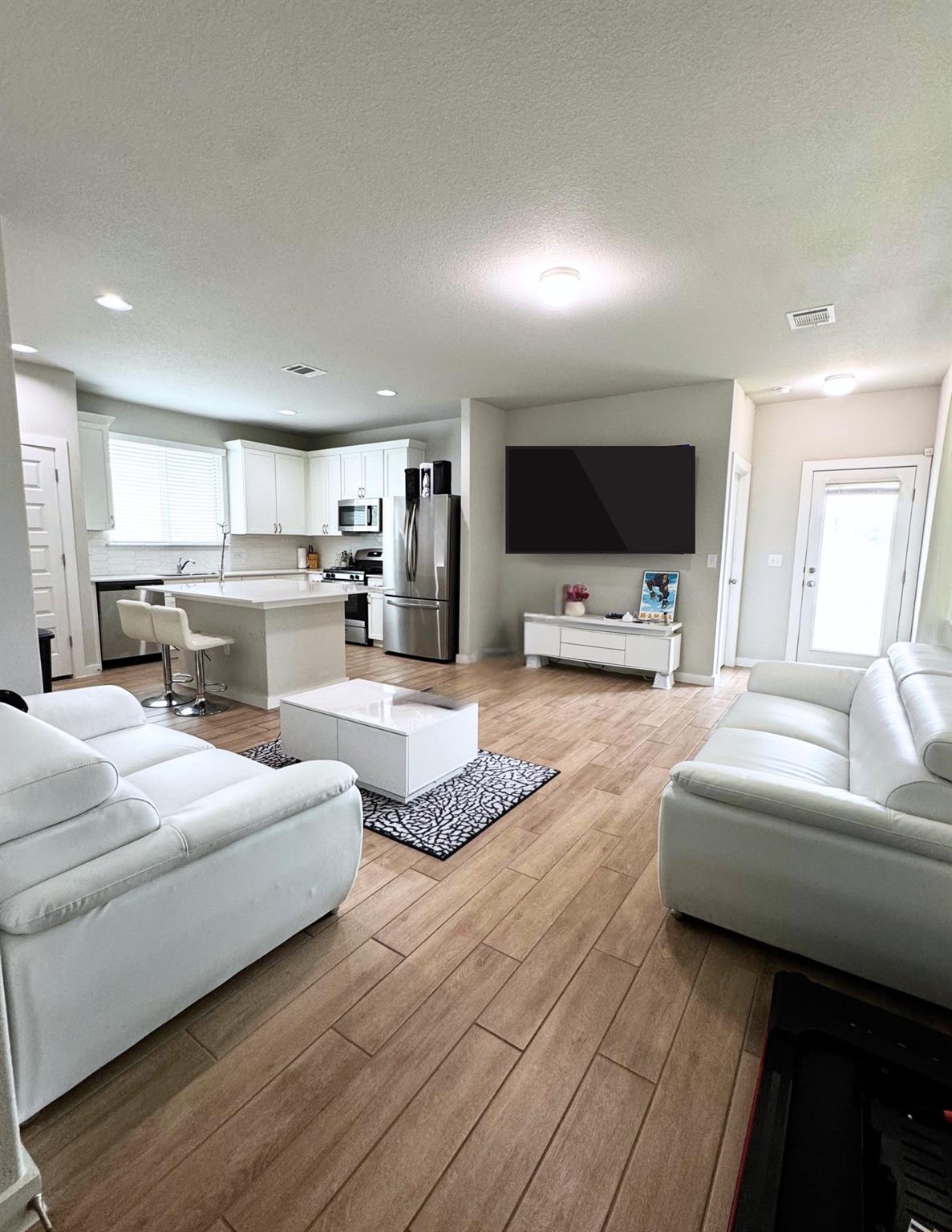 131 Harvest Ridge Blvd, Elgin, TX 78621