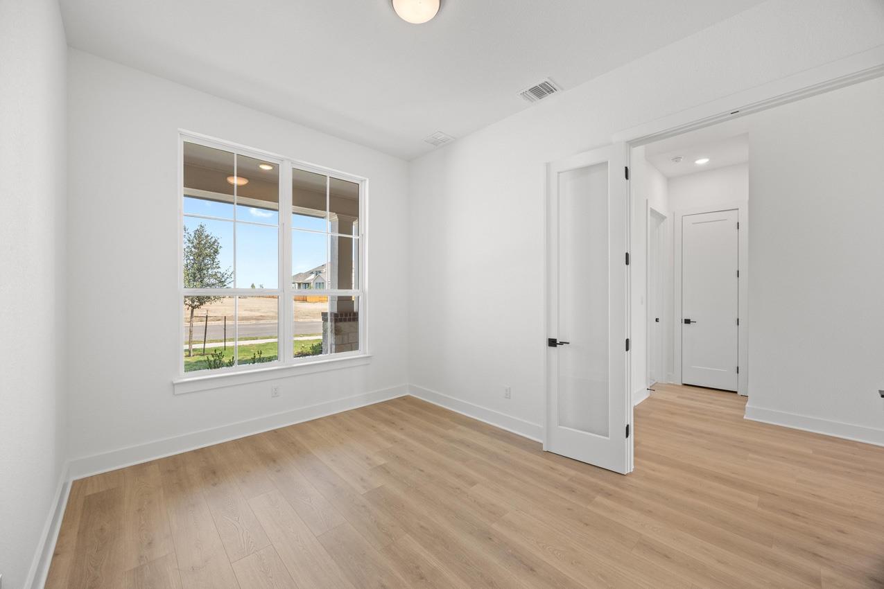 112 Lookout Point Dr, Liberty Hill, TX 78642