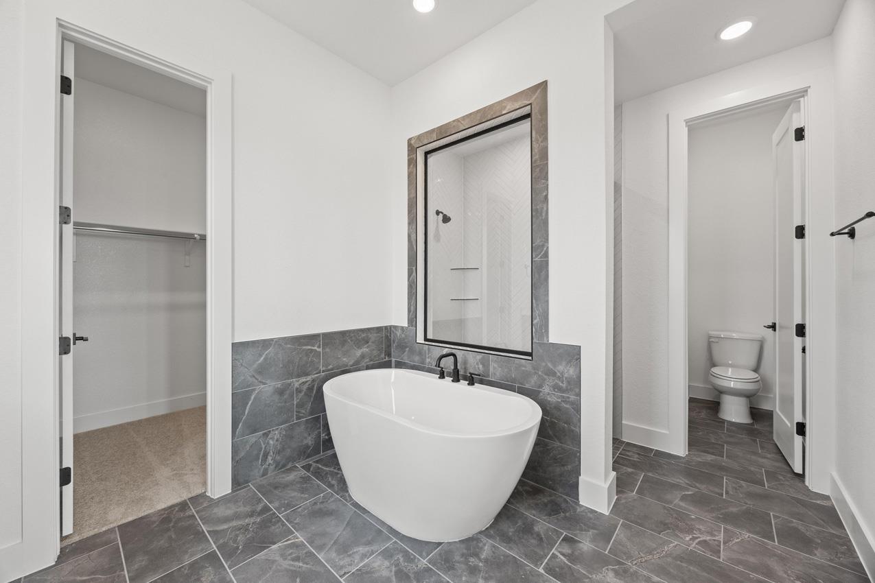 112 Lookout Point Dr, Liberty Hill, TX 78642