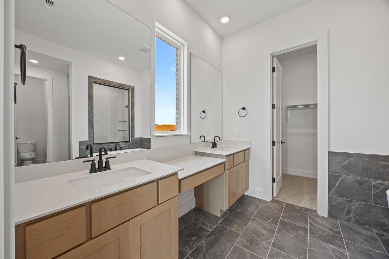 112 Lookout Point Dr, Liberty Hill, TX 78642