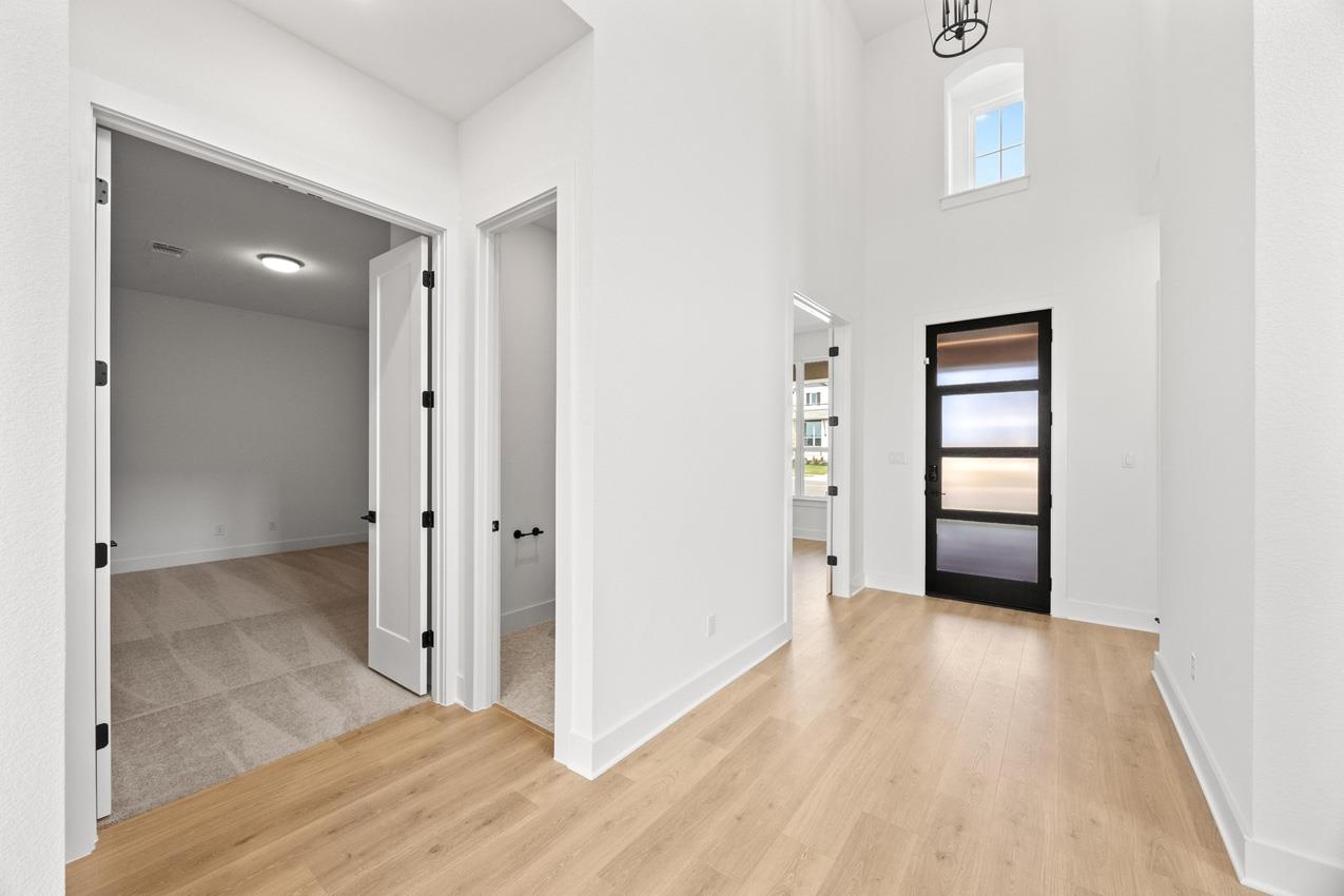 112 Lookout Point Dr, Liberty Hill, TX 78642