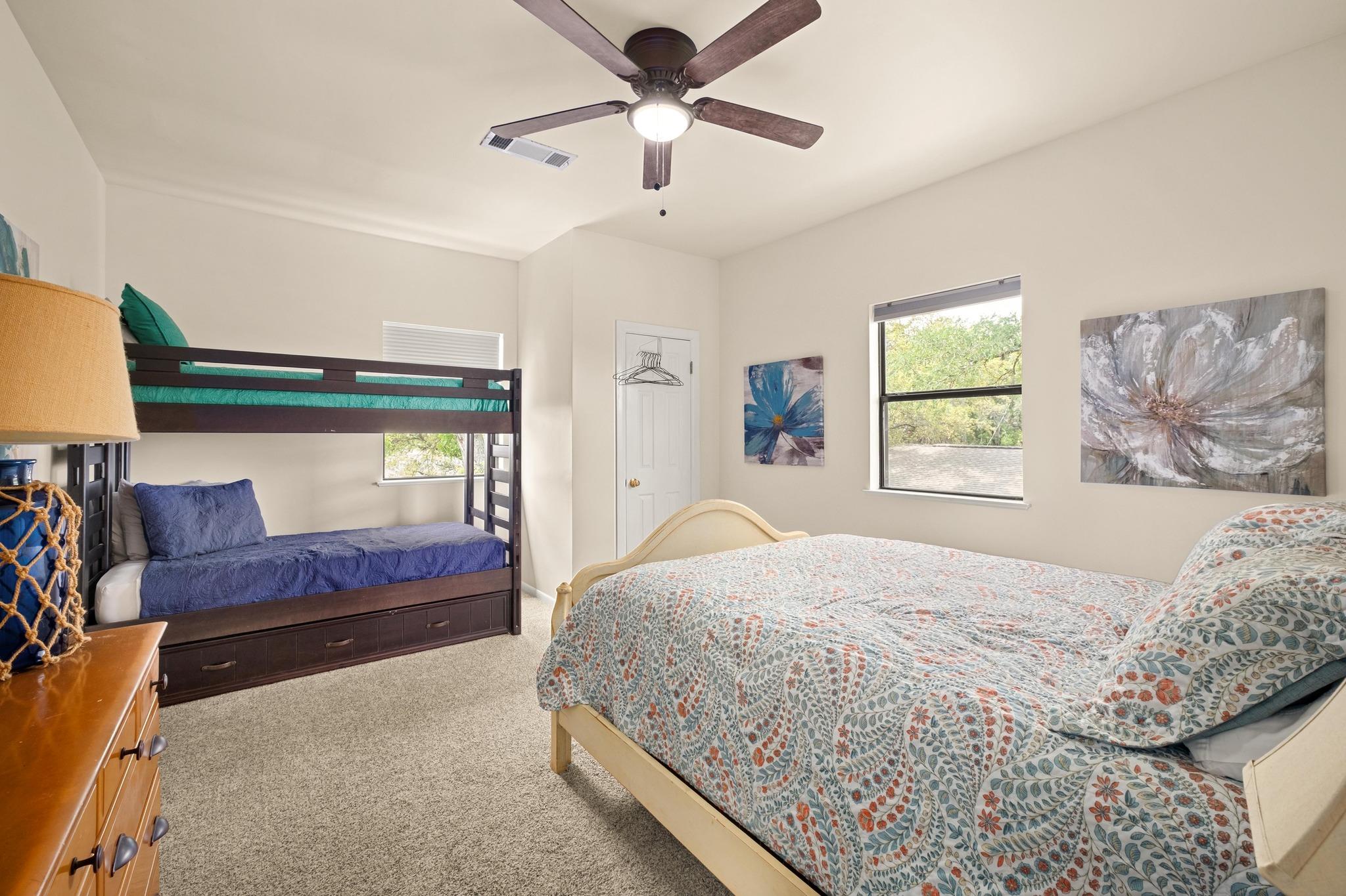 25420 Cove Dr, Spicewood, TX 78669