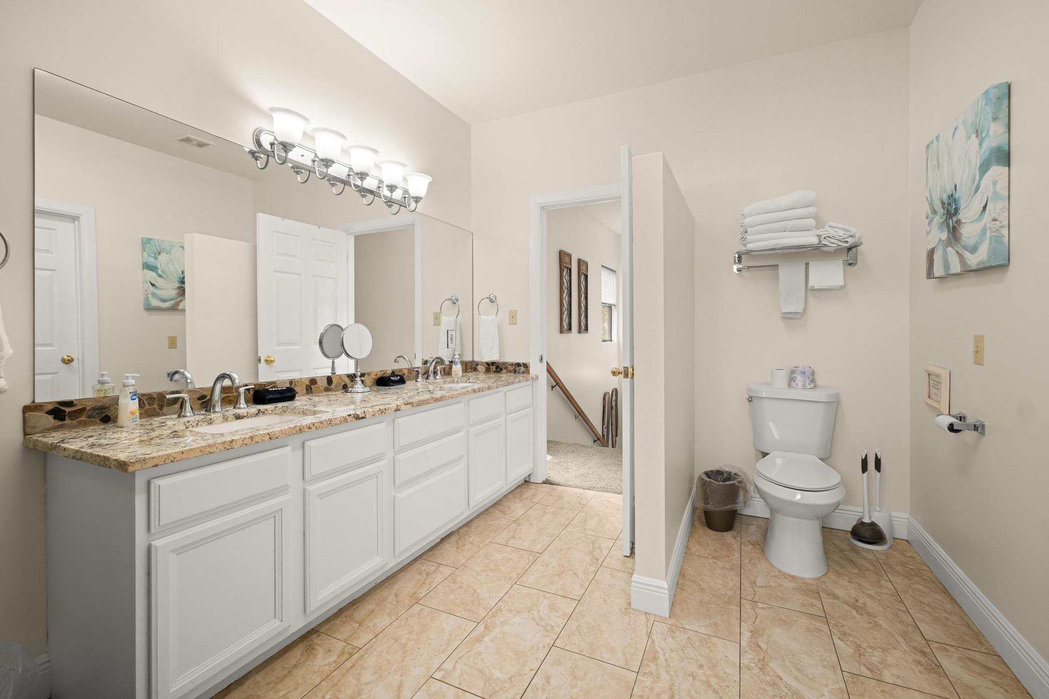 25420 Cove Dr, Spicewood, TX 78669