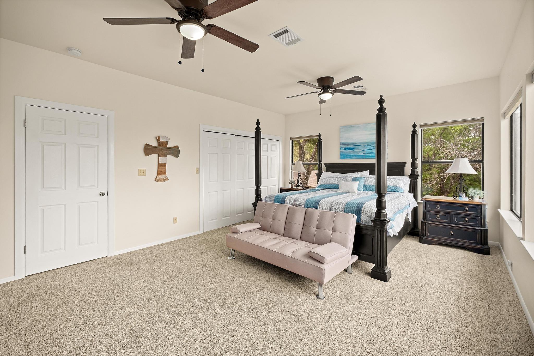 25420 Cove Dr, Spicewood, TX 78669