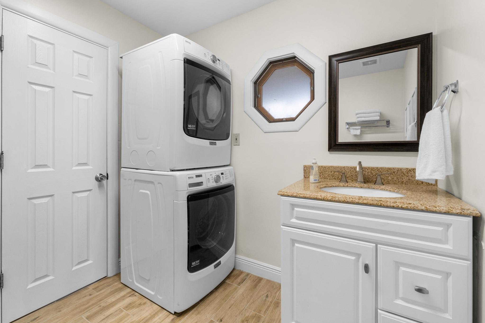 25420 Cove Dr, Spicewood, TX 78669