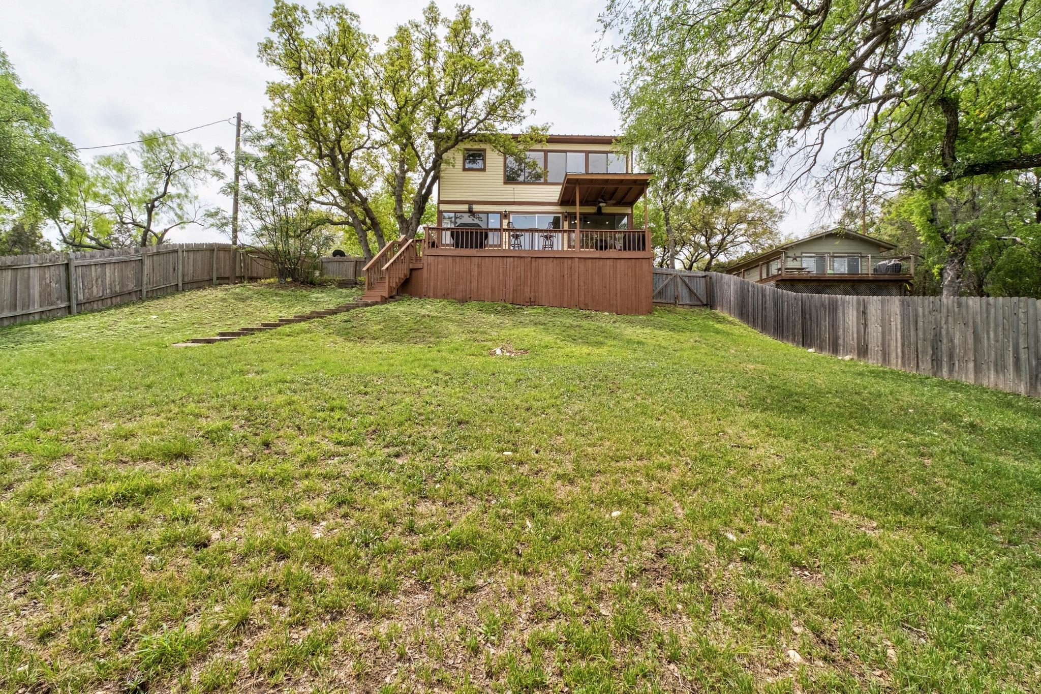 25420 Cove Dr, Spicewood, TX 78669