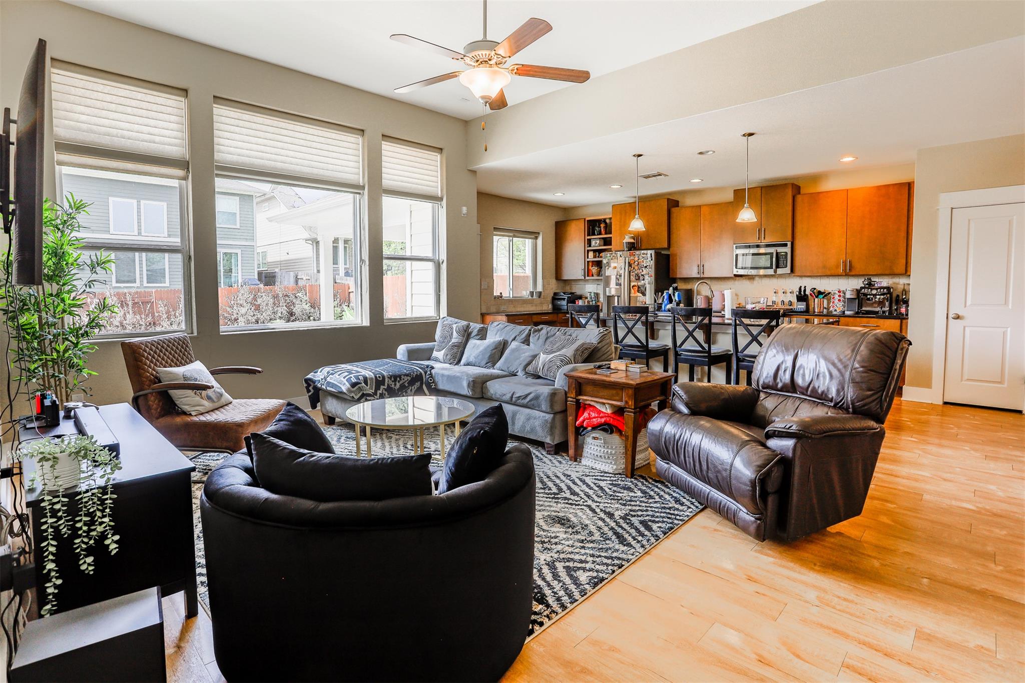 825 Waterfall Way, Austin, TX 78753