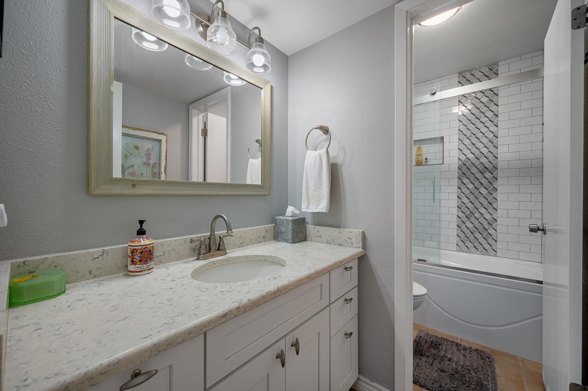 1135 Barton Hills Dr # 136, Austin, TX 78704