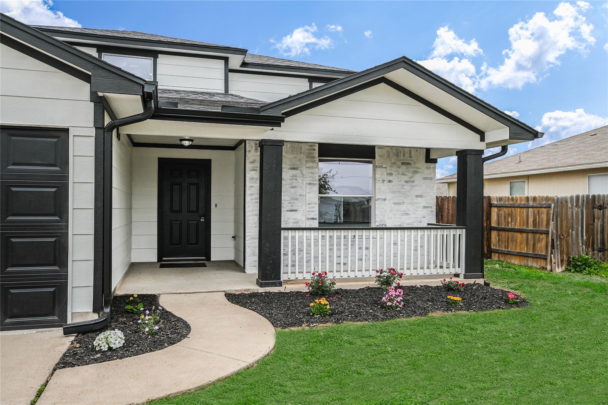 317 Mitchell Dr, Hutto, TX 78634