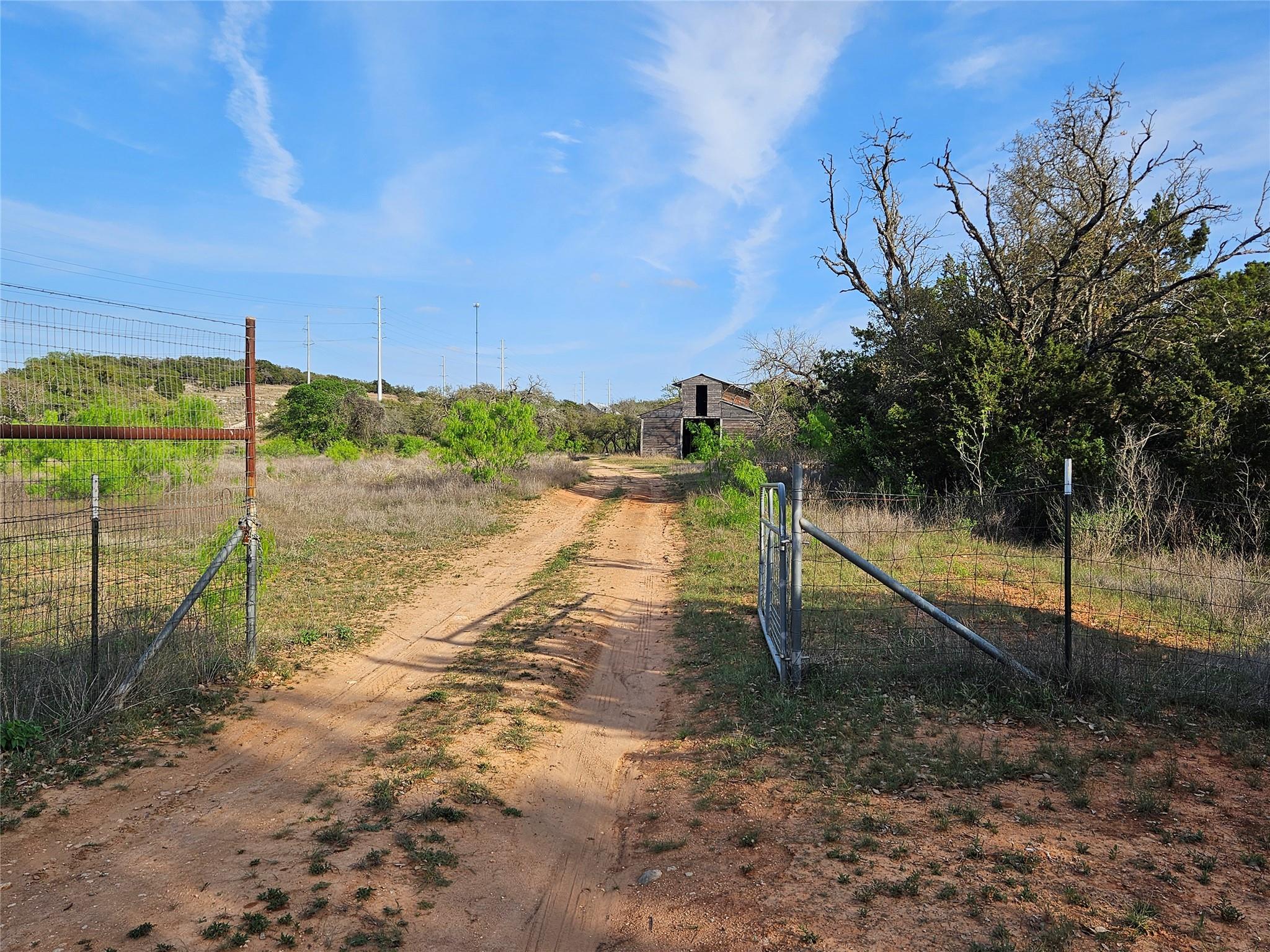 431 County Road 413, Spicewood, TX 78669