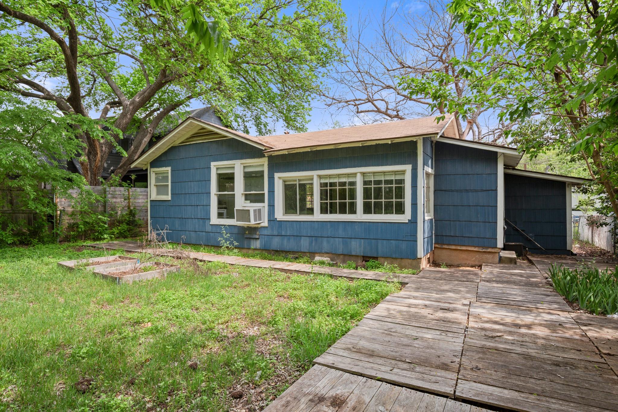 7202 Marcell St, Austin, TX 78752