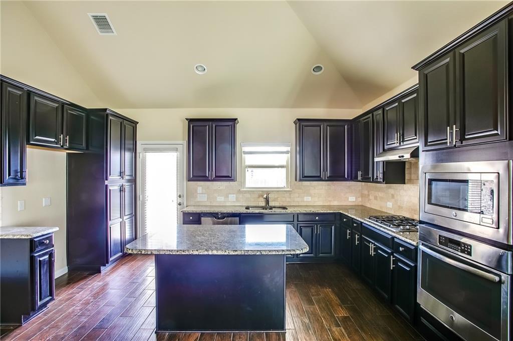 2424 Leonards Pass, Leander, TX 78641