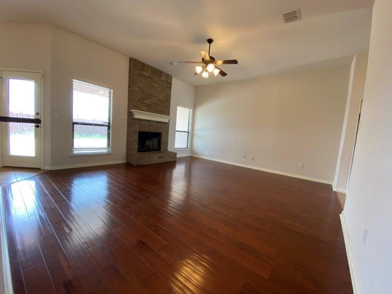 1527 Woodlands Dr, Kyle, TX 78640