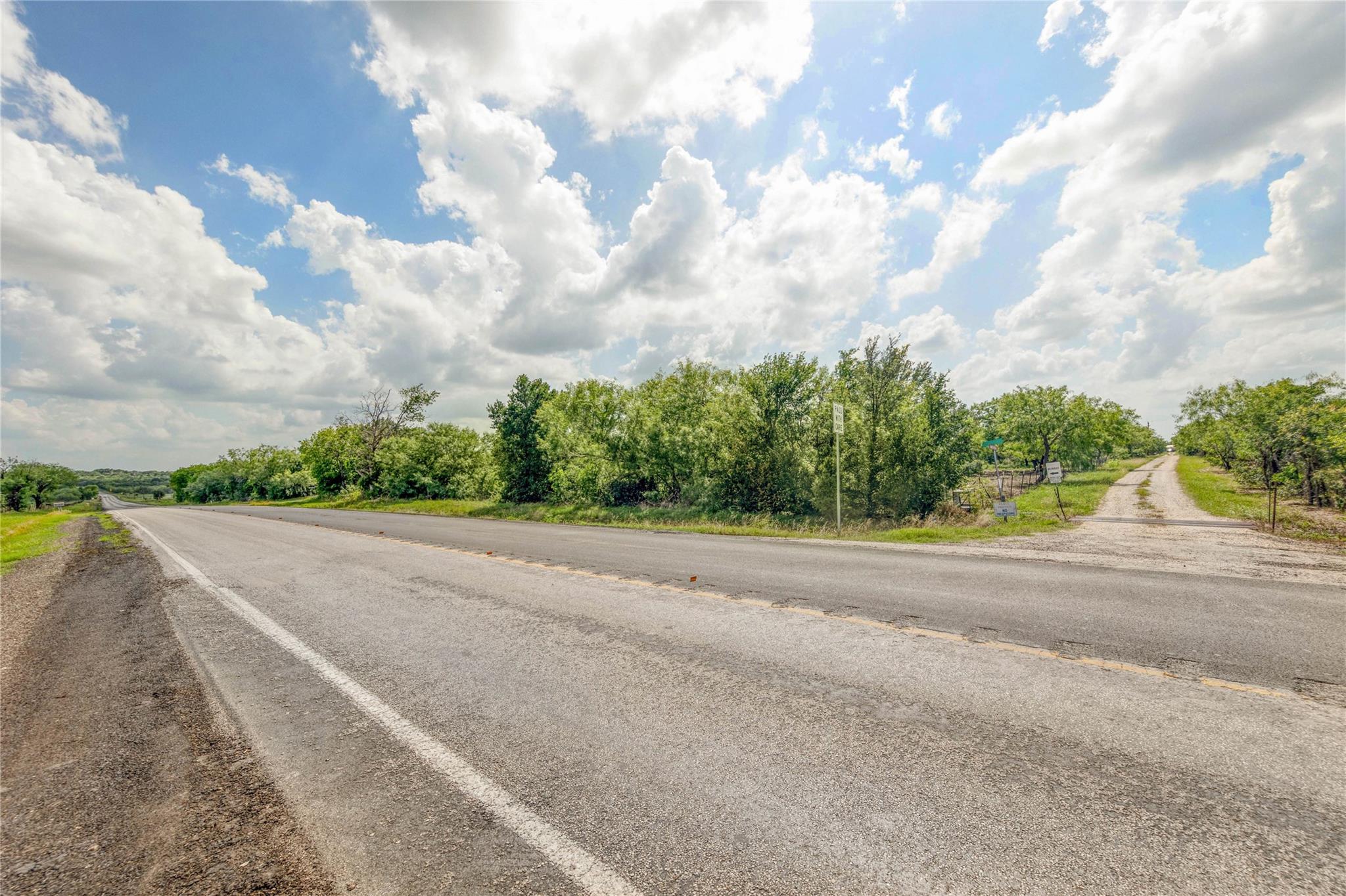 200 Armstrong Rd, Lockhart, TX 78644