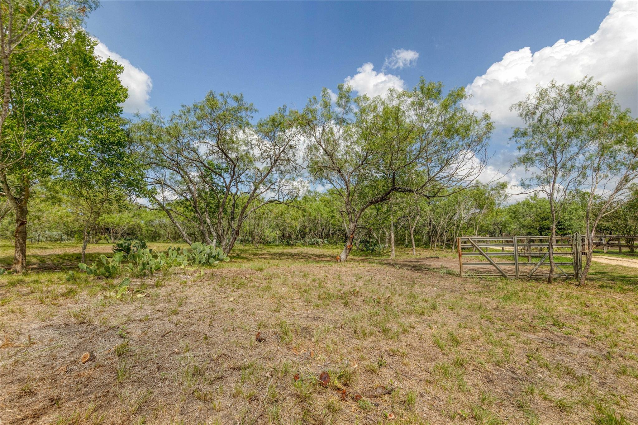 200 Armstrong Rd, Lockhart, TX 78644