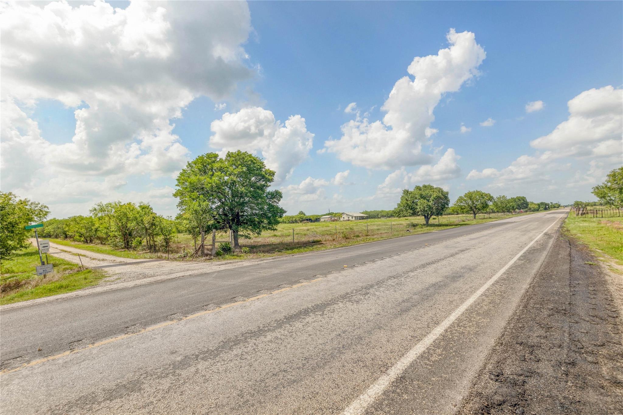 200 Armstrong Rd, Lockhart, TX 78644