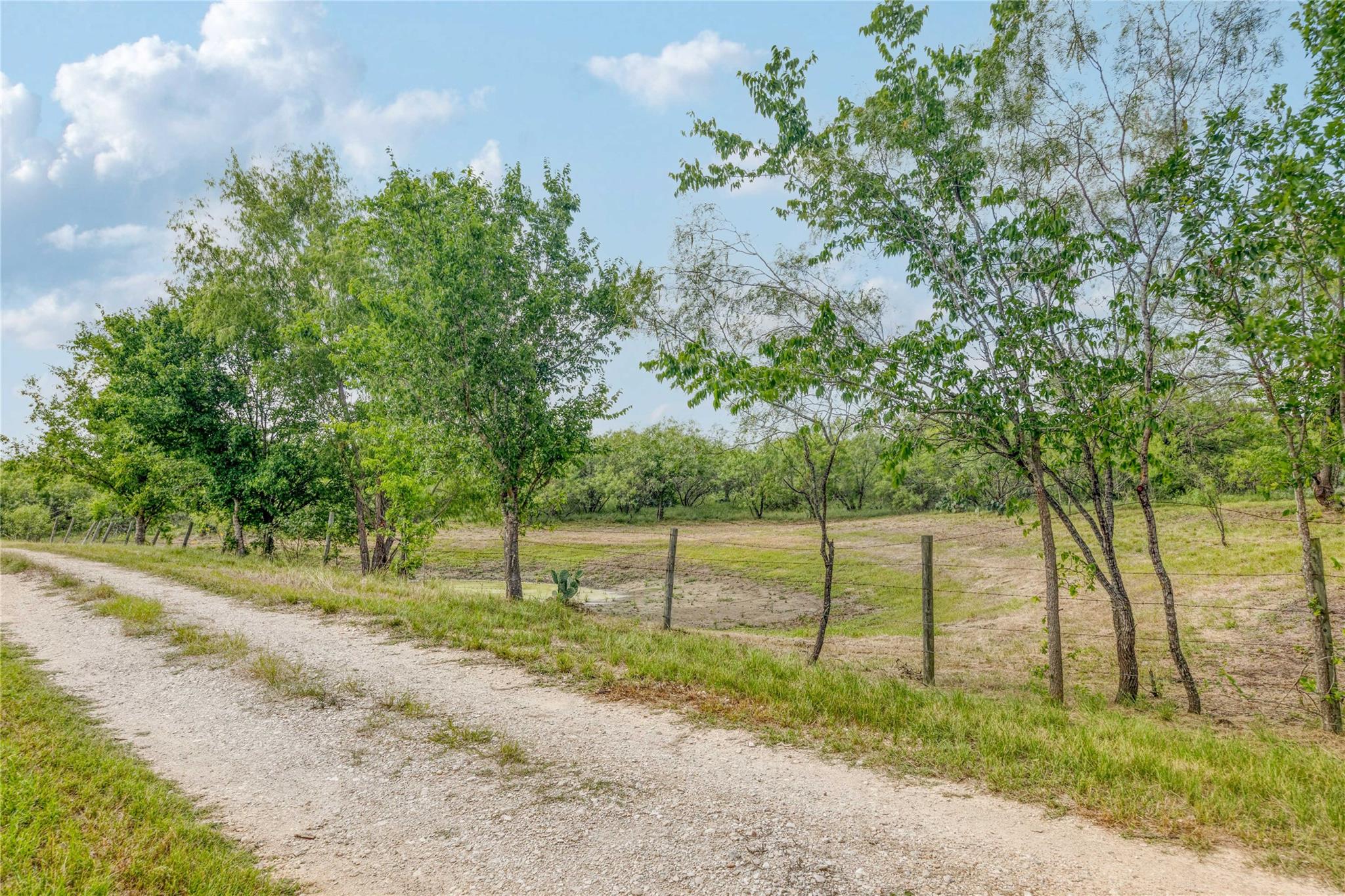 200 Armstrong Rd, Lockhart, TX 78644