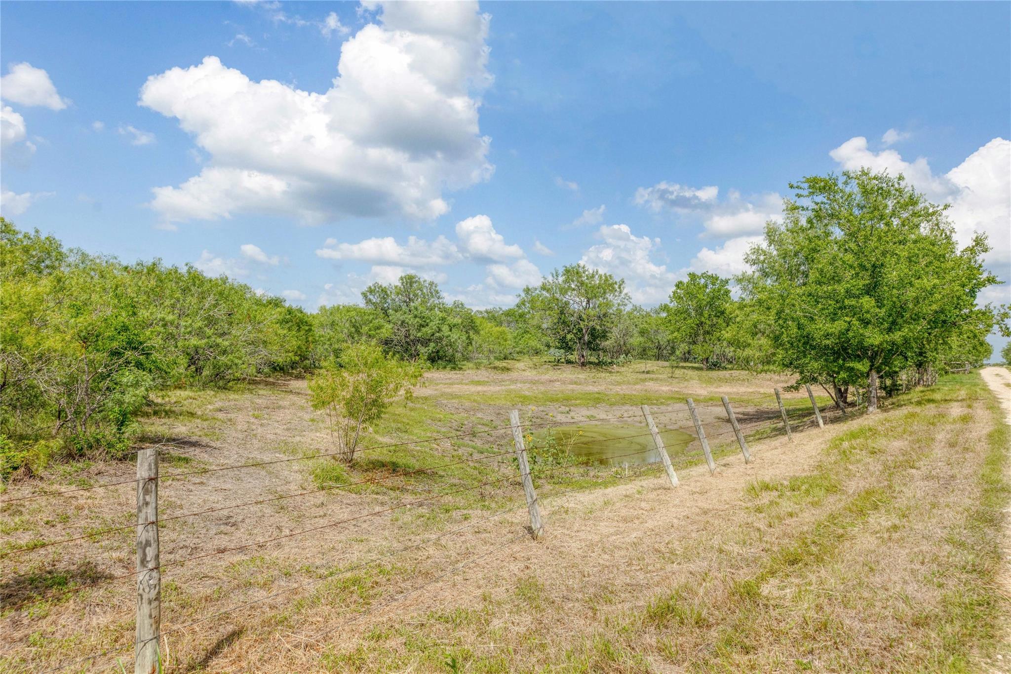 200 Armstrong Rd, Lockhart, TX 78644