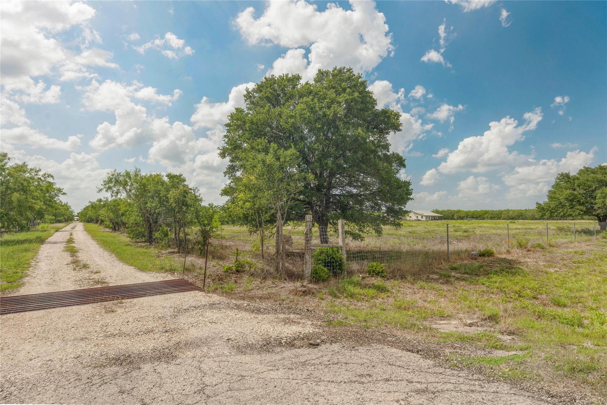 200 Armstrong Rd, Lockhart, TX 78644